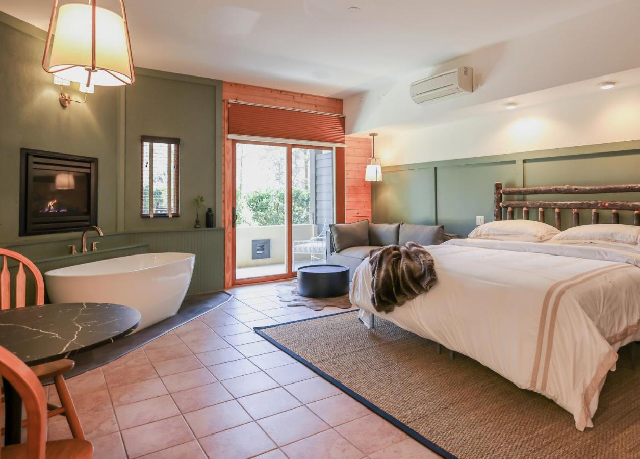 Outland Chalet & Suites Great Smoky Mountains Whittier Extérieur photo