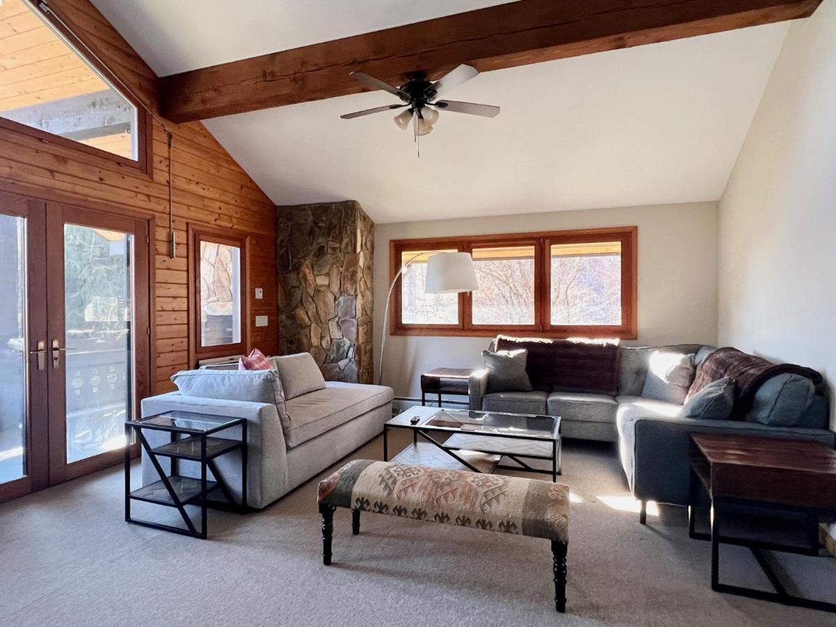 Outland Chalet & Suites Great Smoky Mountains Whittier Chambre photo