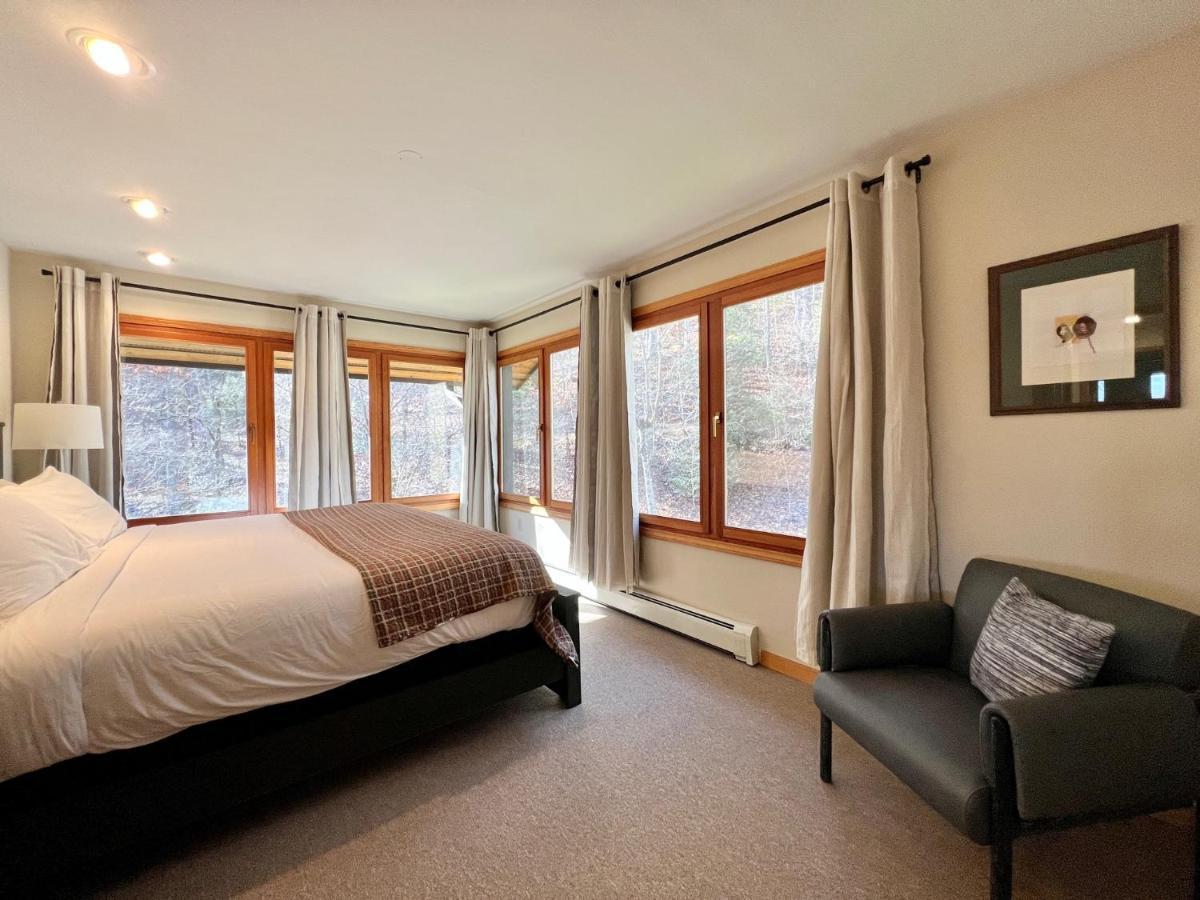 Outland Chalet & Suites Great Smoky Mountains Whittier Chambre photo