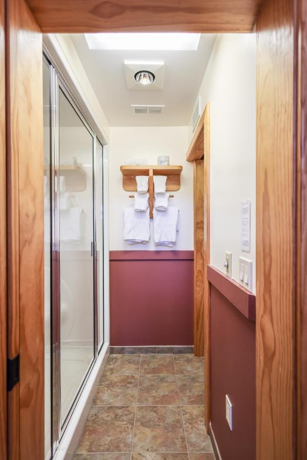 Outland Chalet & Suites Great Smoky Mountains Whittier Extérieur photo