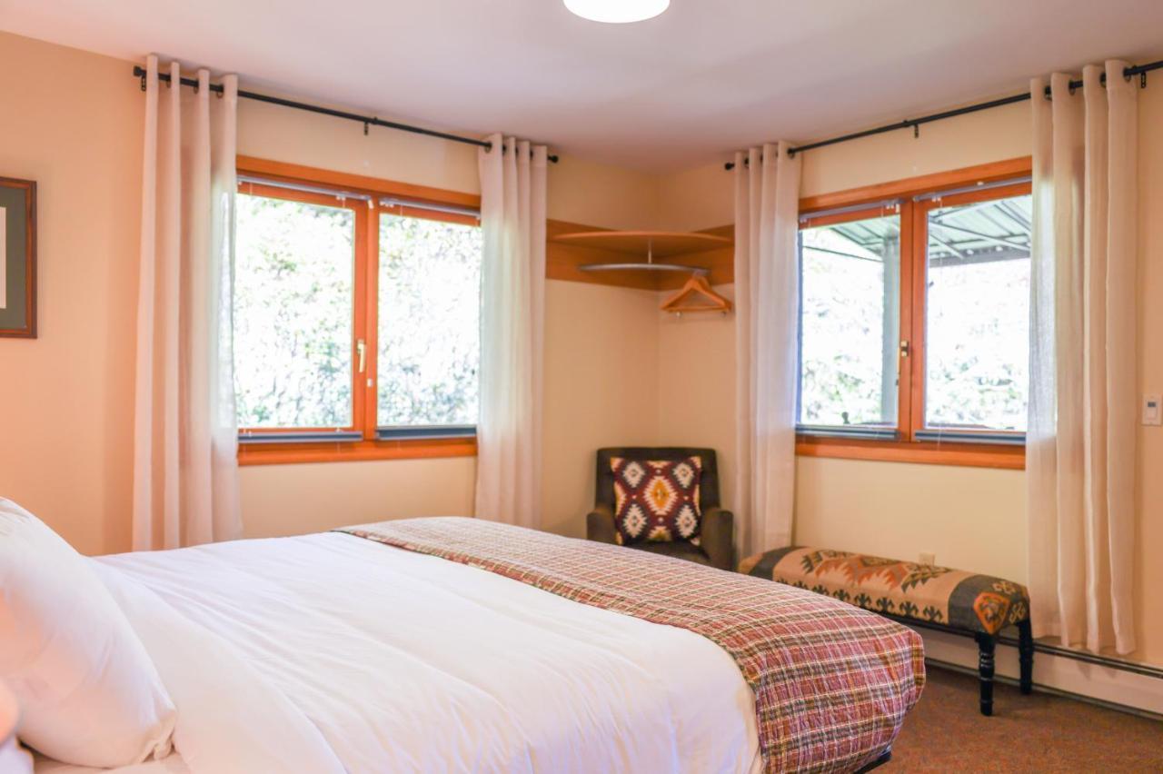 Outland Chalet & Suites Great Smoky Mountains Whittier Chambre photo