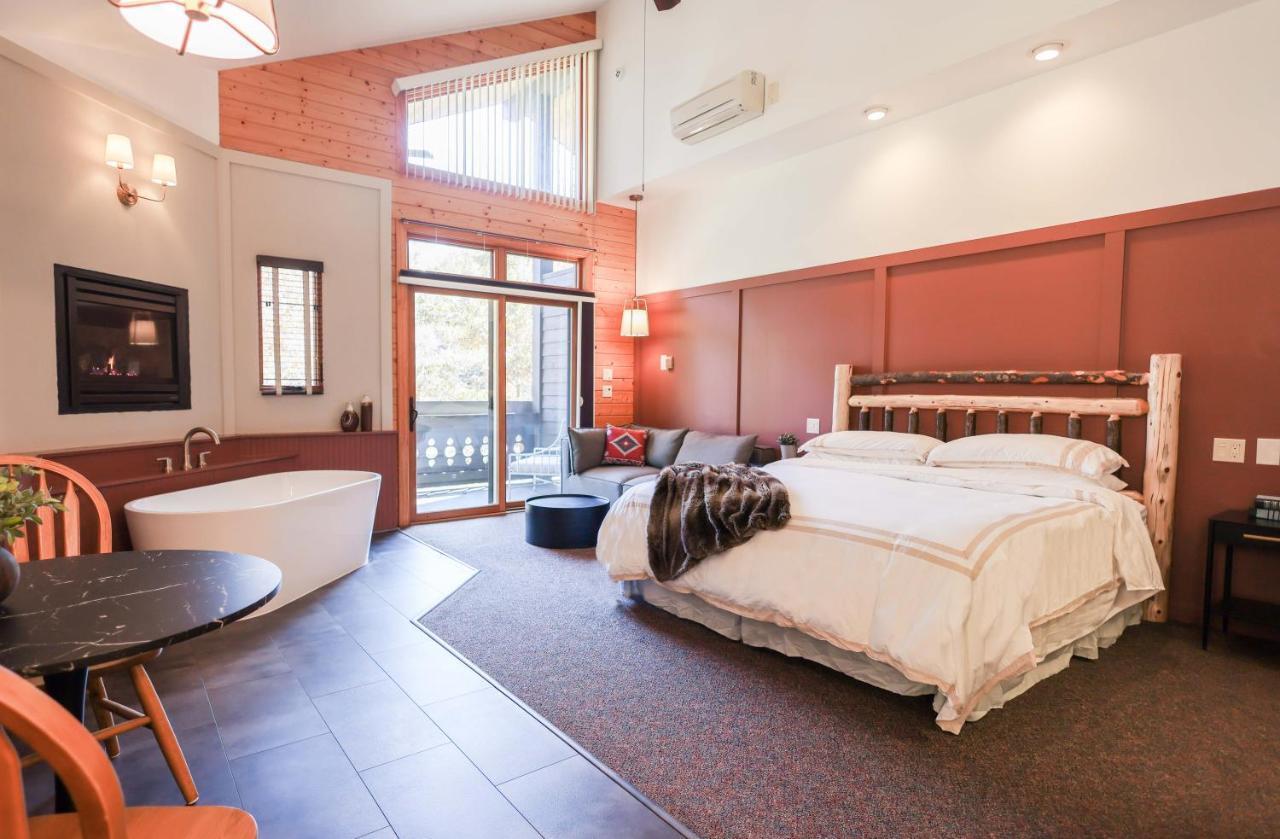 Outland Chalet & Suites Great Smoky Mountains Whittier Extérieur photo