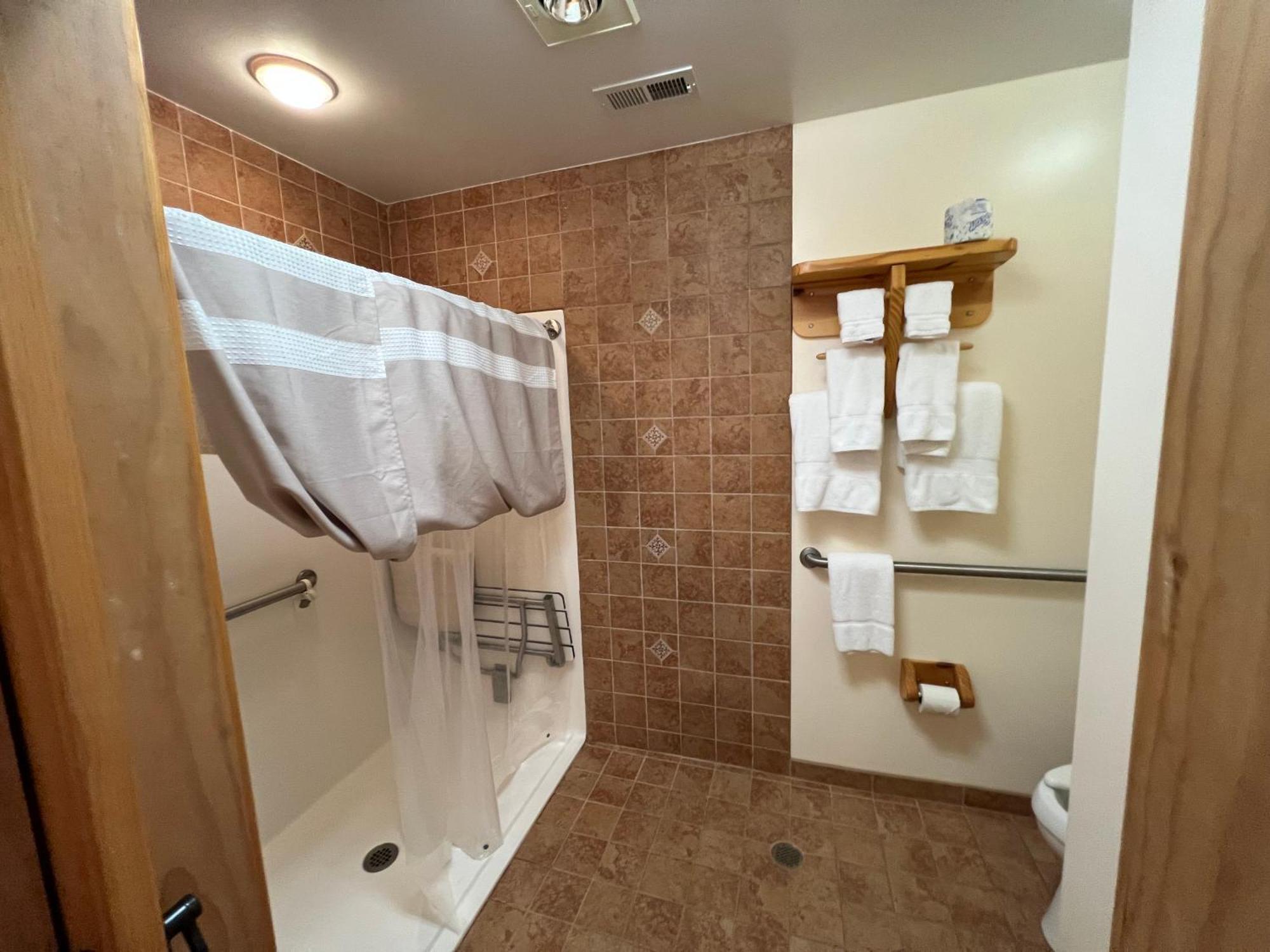 Outland Chalet & Suites Great Smoky Mountains Whittier Extérieur photo